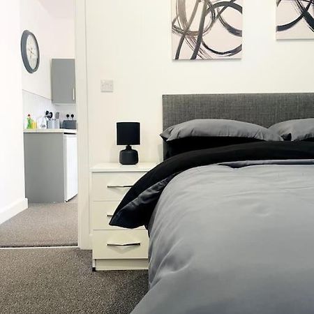 #10Bs 1 Bed Serviced Apartment 德比 外观 照片