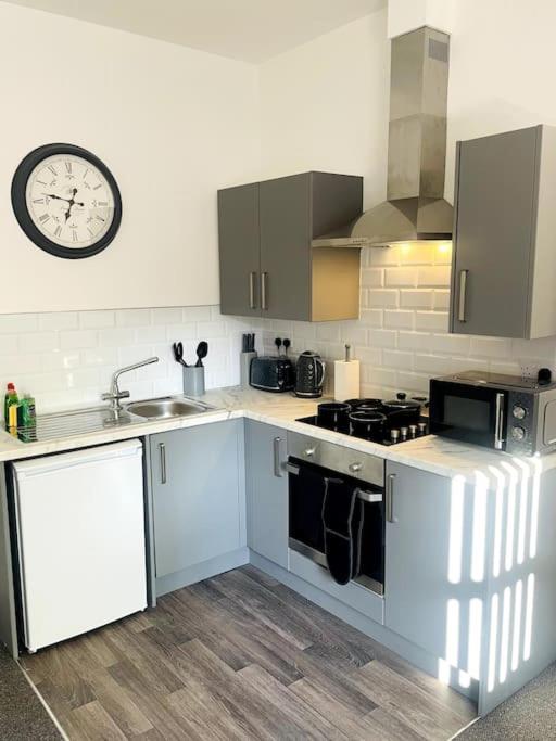 #10Bs 1 Bed Serviced Apartment 德比 外观 照片